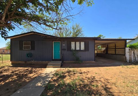 Photo of 1703 N 11th Street, Lamesa, TX 79331 (MLS # 202606408)