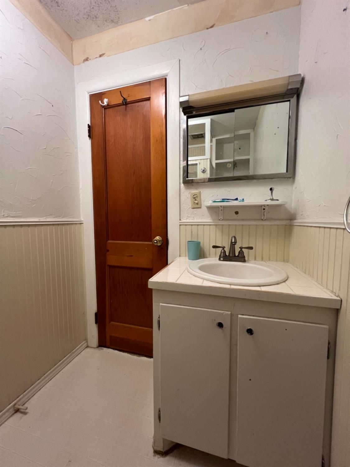 Plainview, Texas 79072, United States, 3 Bedrooms Bedrooms, ,2 BathroomsBathrooms,Residential,Active,67138