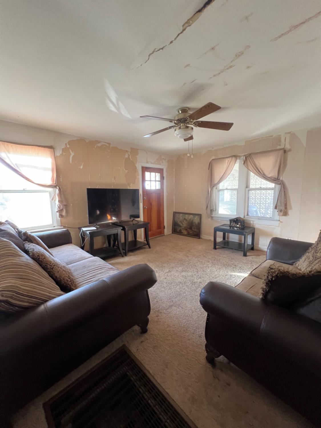 Plainview, Texas 79072, United States, 3 Bedrooms Bedrooms, ,2 BathroomsBathrooms,Residential,Active,67138