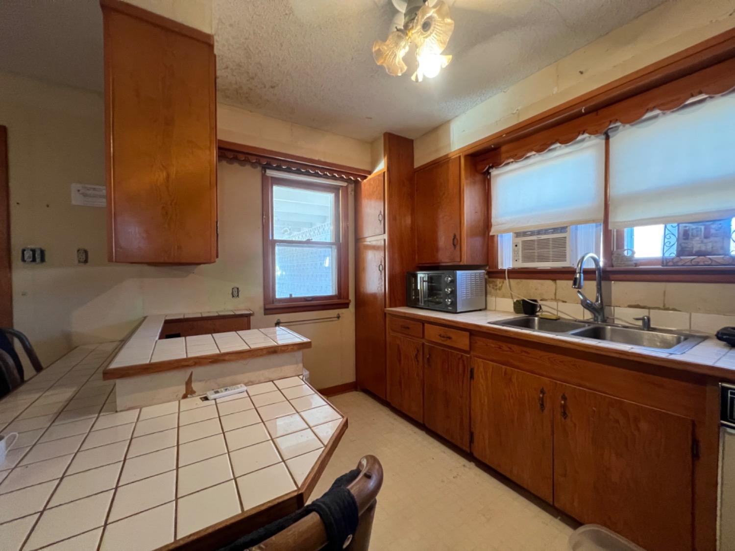 Plainview, Texas 79072, United States, 3 Bedrooms Bedrooms, ,2 BathroomsBathrooms,Residential,Active,67138