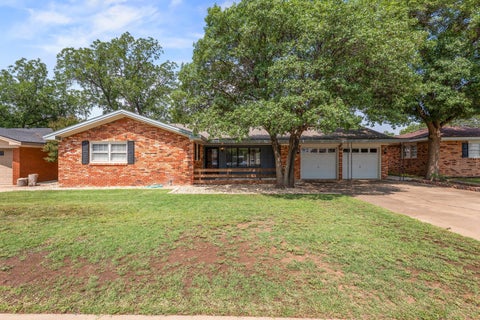 Photo of 6006 Vernon Avenue, Lubbock, TX 79412 (MLS # 202608697)