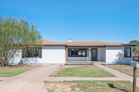 Photo of 712 15th Street, Abernathy, TX 79311 (MLS # 202613451)