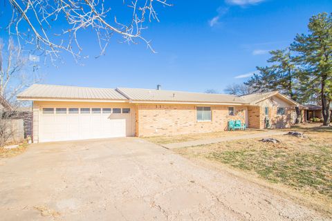 208 N Van Buren Avenue Lorenzo TX 79343