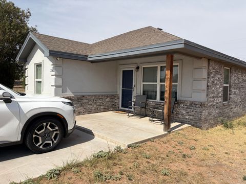 Photo of 2303 Elm Avenue, Lubbock, TX 79404 (MLS # 202606969)