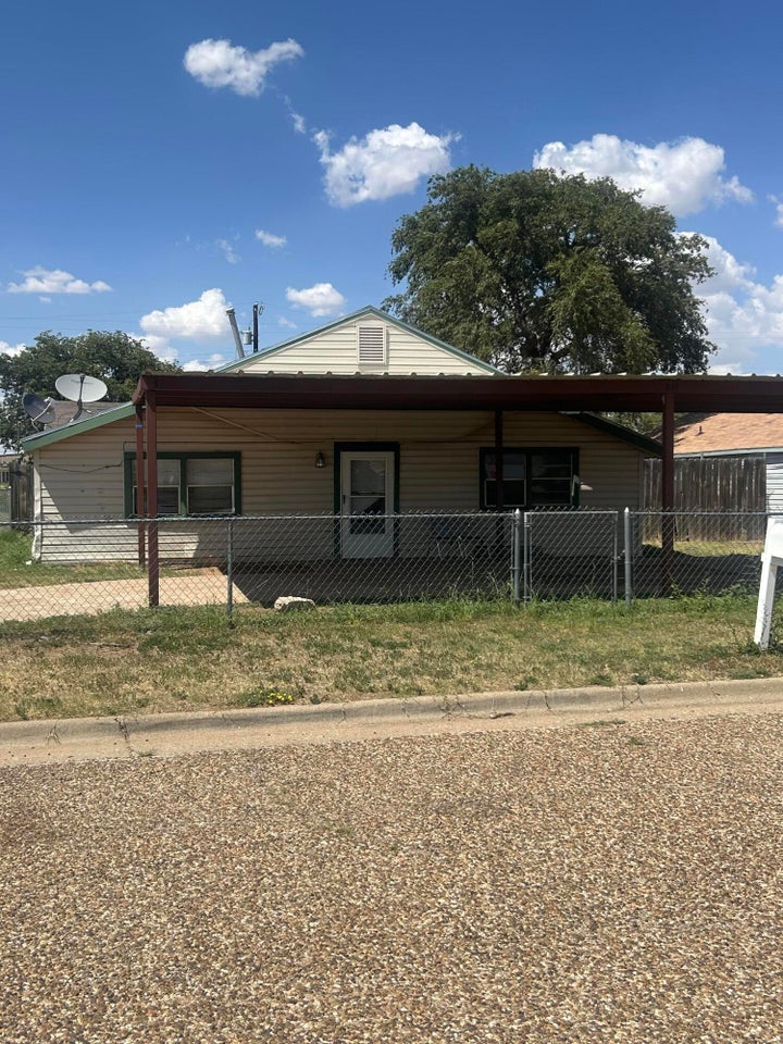Photo 1 of 1 — 1913 E 16th Street, Lubbock, TX 79403