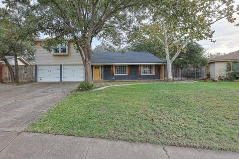 Photo of 6903 Lynnhaven Drive, Lubbock, TX 79413 (MLS # 202613991)