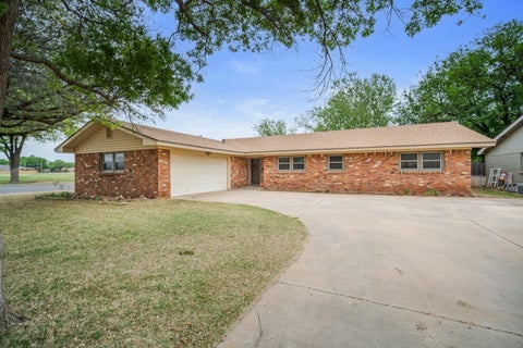 Photo of 6001 Norfolk Avenue, Lubbock, TX 79413 (MLS # 202613021)