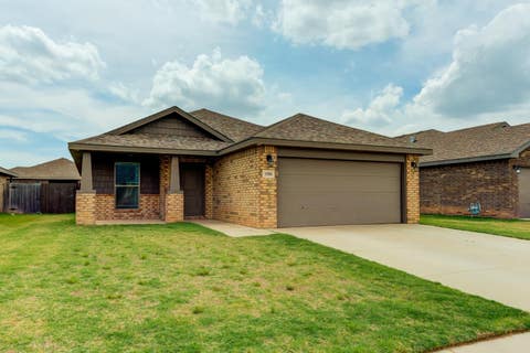 Photo of 13816 Vernon Avenue, Lubbock, TX 79423 (MLS # 202611024)