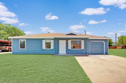 Photo of 4421 Kemper Street, Lubbock, TX 79416 (MLS # 202606194)