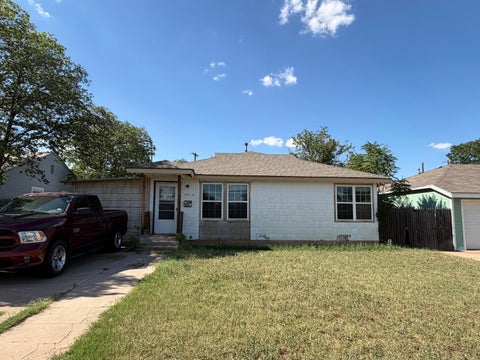 Photo of 2012 39th Street, Lubbock, TX 79412 (MLS # 202609884)