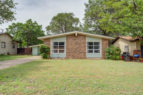 Photo of 2608 46th Street, Lubbock, TX 79413 (MLS # 202609865)