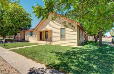 Photo of 1711 13th Street, Wilson, TX 79381 (MLS # 202606159)
