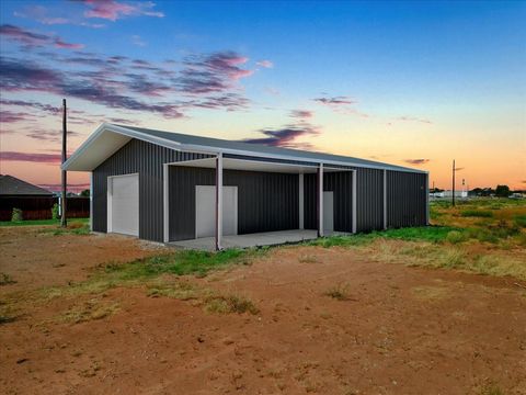 1614 Miller Street Plains TX 79355
