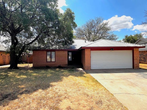 Photo of 2223 85th Street, Lubbock, TX 79423 (MLS # 202612434)