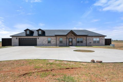 A home in Slaton