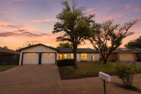 Photo of 4426 80th Street, Lubbock, TX 79424 (MLS # 202610596)