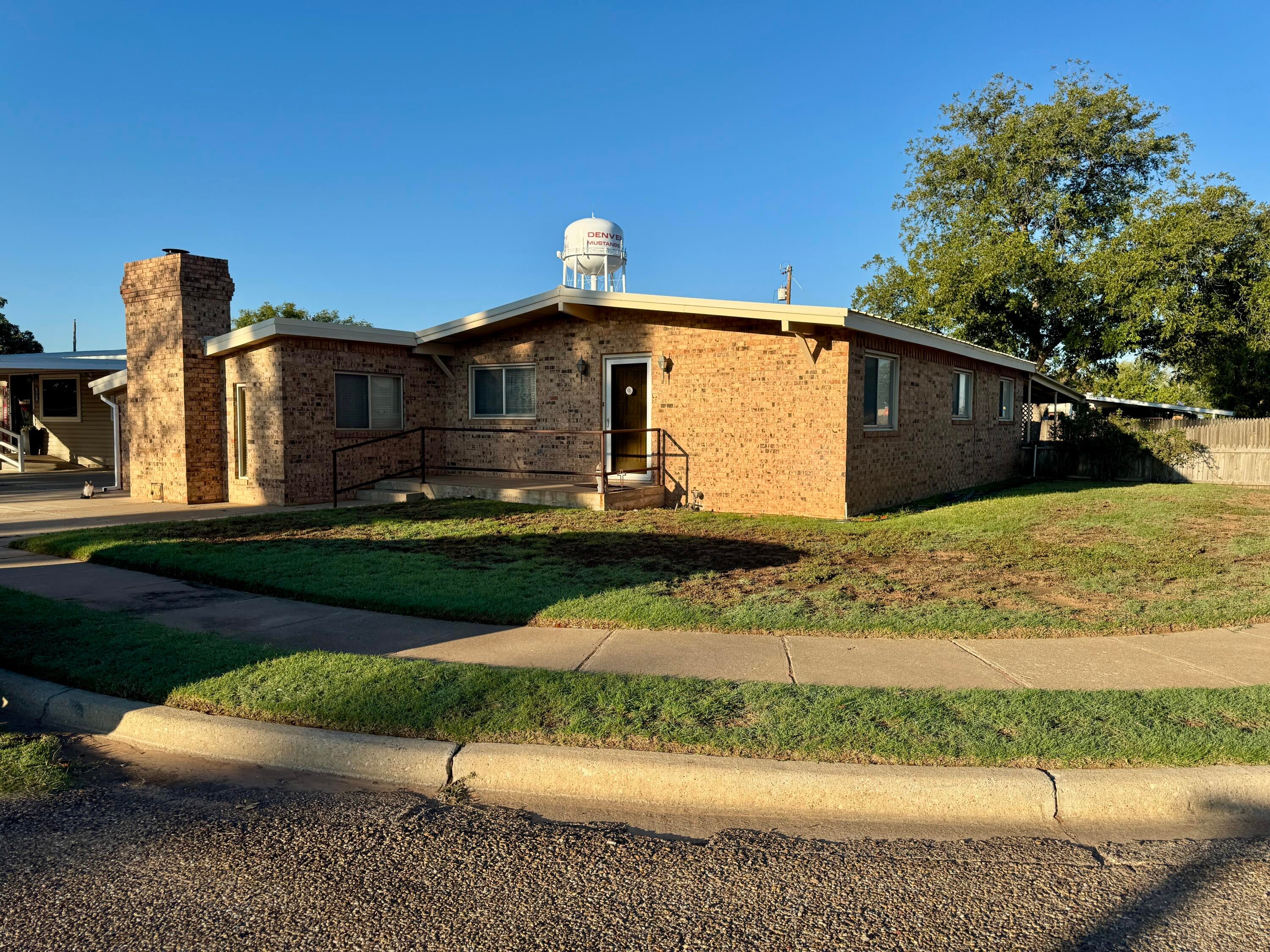 207 N Adams Avenue, Denver City, TX, 79323 1 207 N Adams Avenue