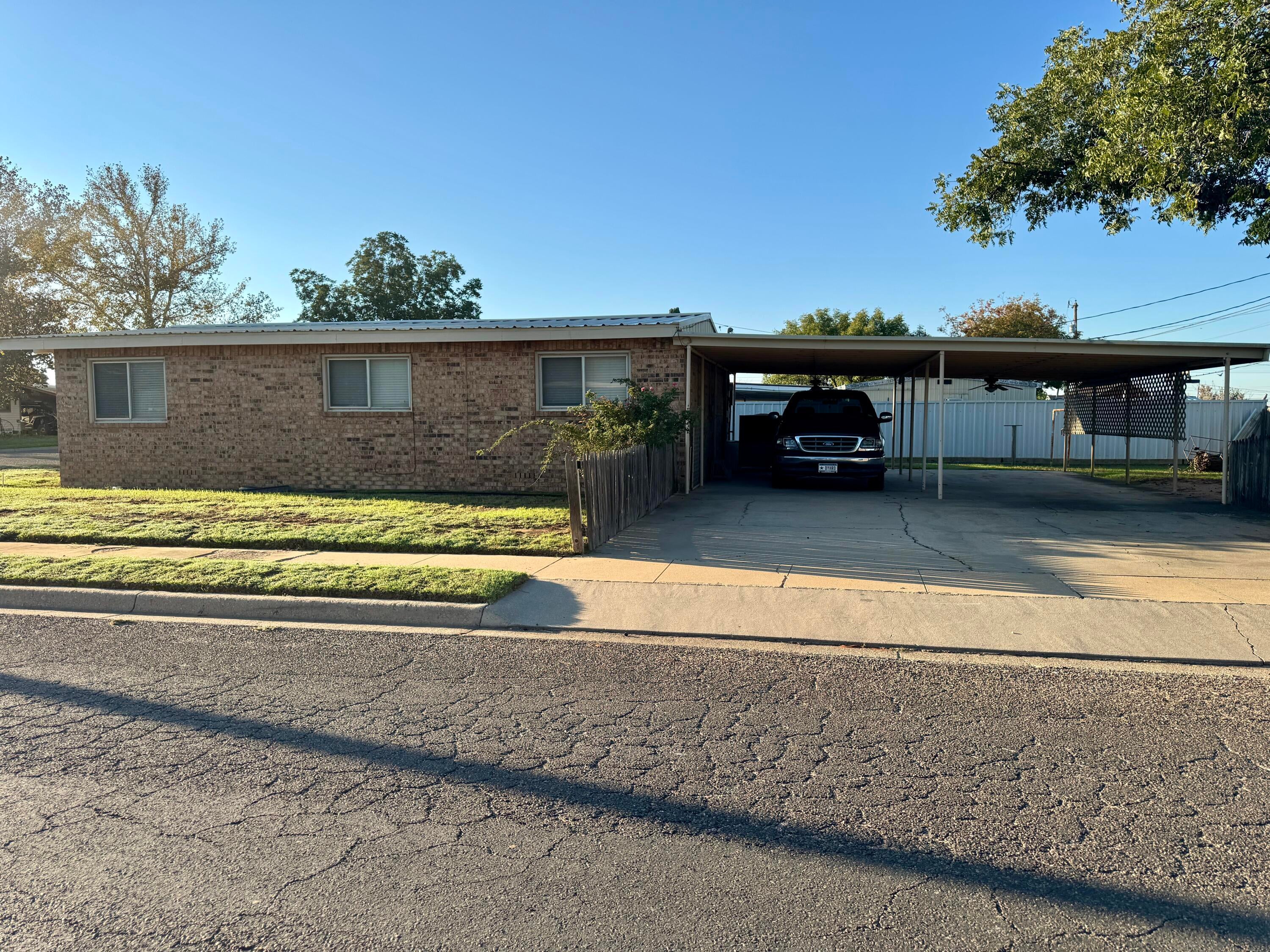 207 N Adams Avenue, Denver City, TX, 79323 2 207 N Adams Avenue