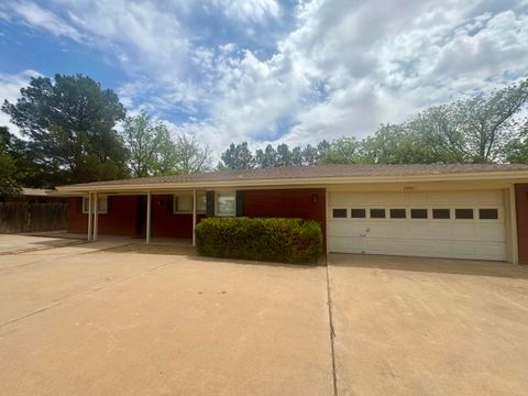 Photo of 2405 N 3rd Street, Tahoka, TX 79373 (MLS # 202606491)