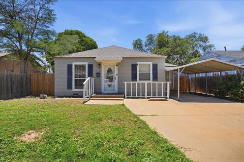 Photo of 2211 23rd Street, Lubbock, TX 79411 (MLS # 202608174)