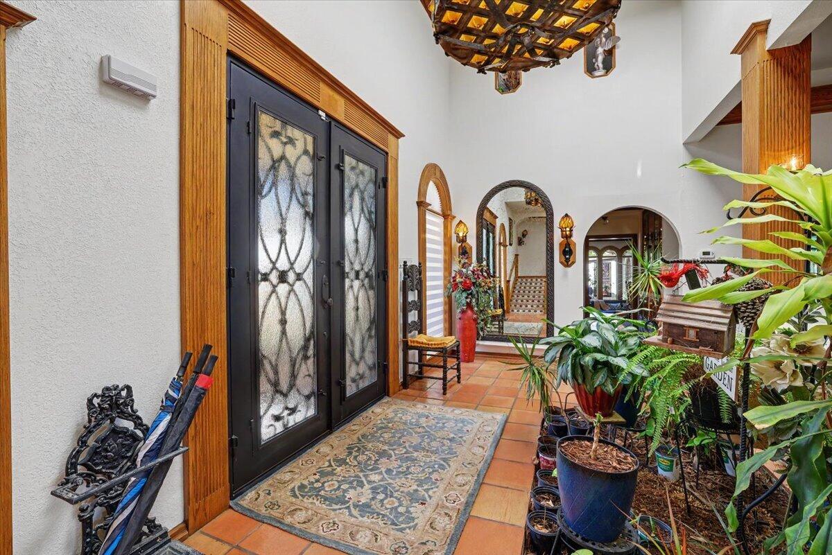 5 W Lakeshore Drive