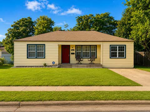 Photo of 2611 39th Street, Lubbock, TX 79413 (MLS # 202610962)