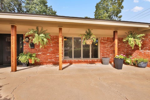 Photo of 3802 62nd Drive, Lubbock, TX 79413 (MLS # 202614564)