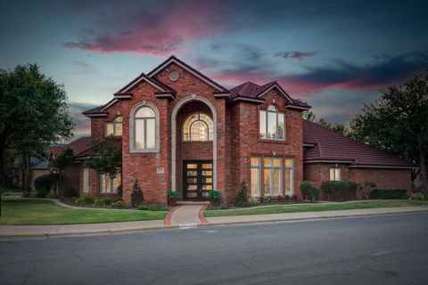 Photo of 9702 York Place, Lubbock, TX 79424 (MLS # 202609889)