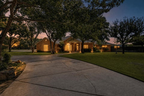 Photo of 6801 Saratoga Avenue, Lubbock, TX 79424 (MLS # 202612448)