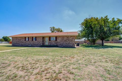 A home in Hale Center