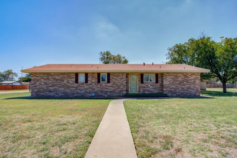 A home in Hale Center