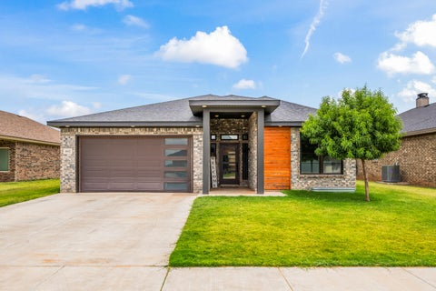 Photo of 1012 N Grover Avenue, Lubbock, TX 79416 (MLS # 202610172)
