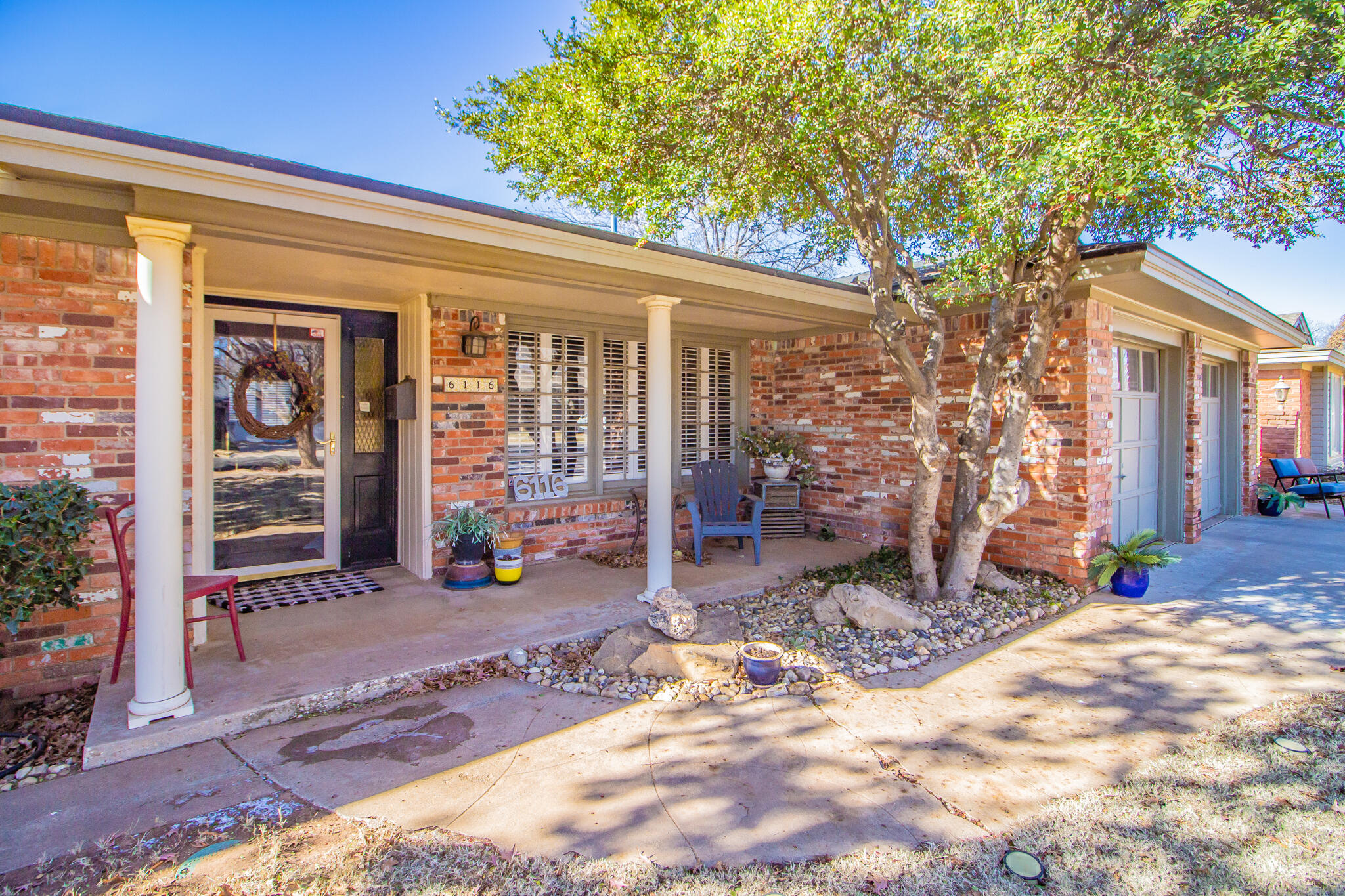 6116 Louisville Drive