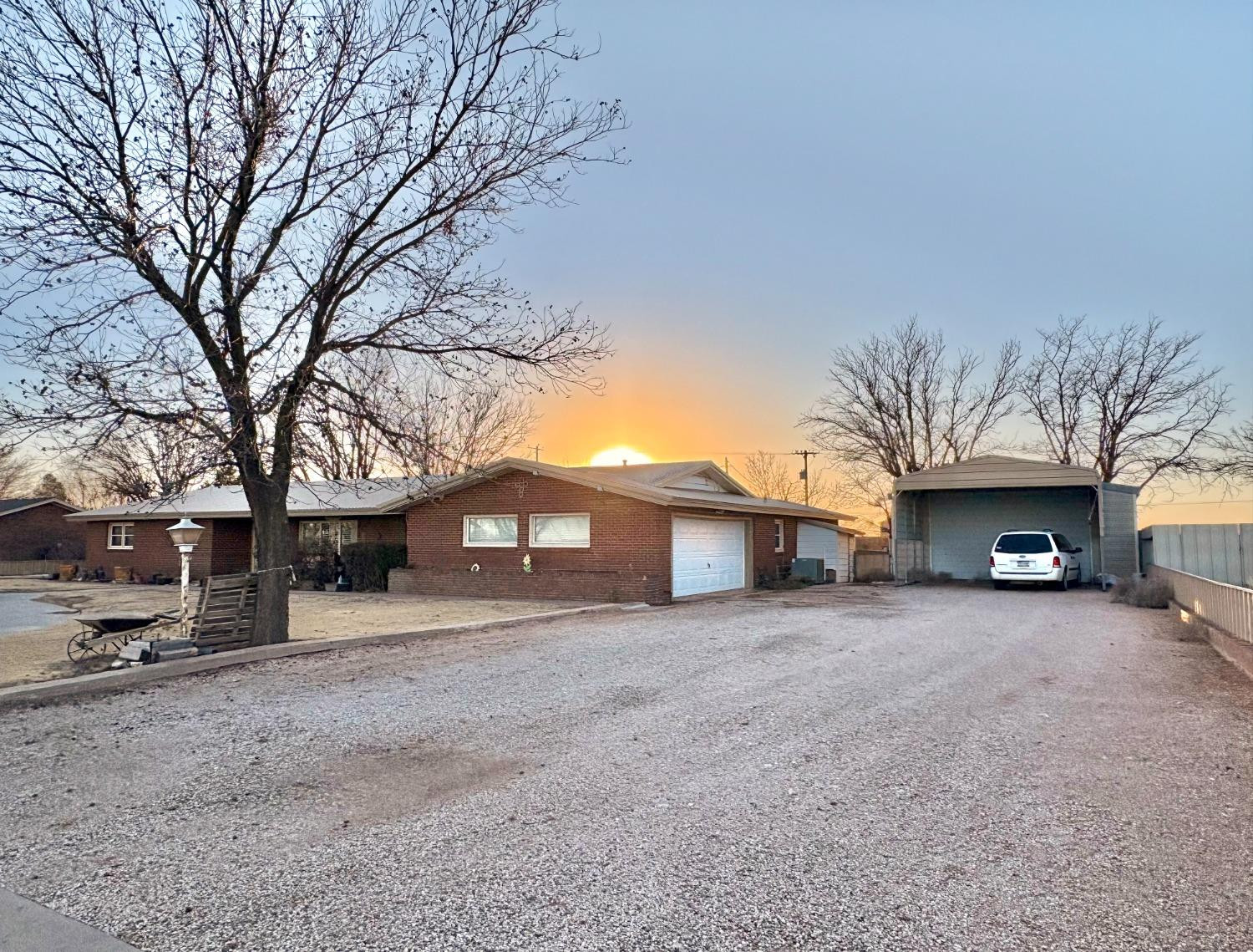 819 N Amherst Highway