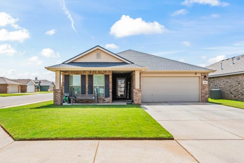 Photo of 10401 Xenia Avenue, Lubbock, TX 79424 (MLS # 202608473)