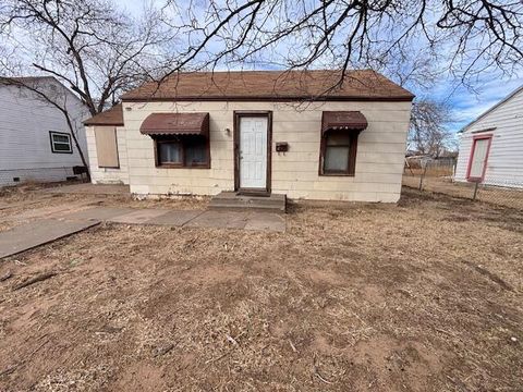 Photo of 1520 24th Place, Lubbock, TX 79411 (MLS # 202606287)