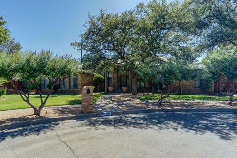 Photo of 9604 Savannah Avenue, Lubbock, TX 79424 (MLS # 202612175)