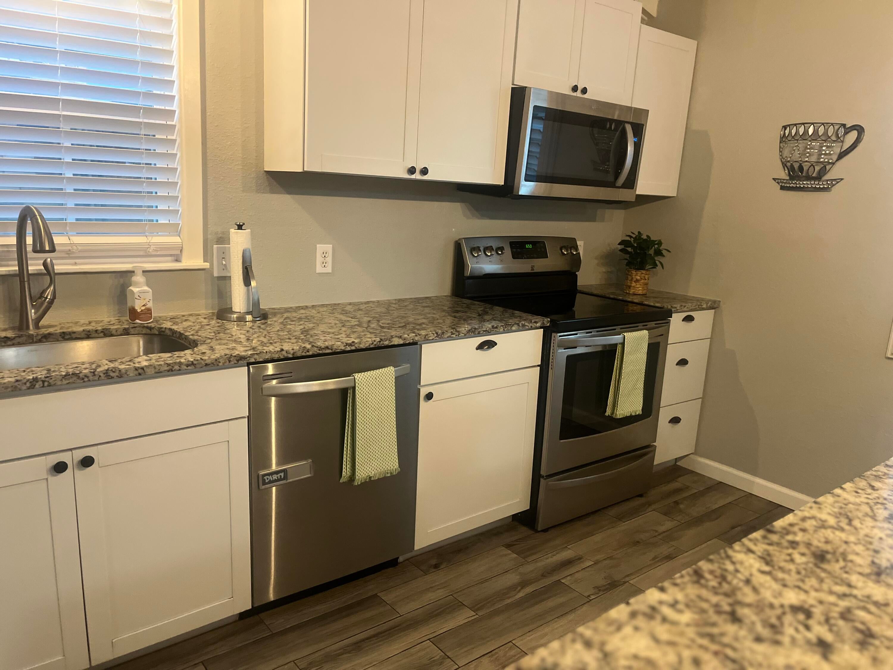 5404 33rd Street - Photo 2
