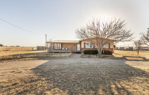 Photo of 1822 State Road 2130, Smyer, TX 79367 (MLS # 202603437)