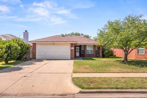 Photo of 1427 77th Street, Lubbock, TX 79423 (MLS # 202610959)