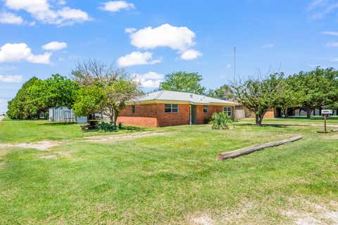 Photo of 1401 Culpepper Avenue, Wilson, TX 79381 (MLS # 202611280)