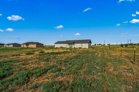 A home in Slaton