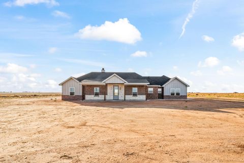 A home in Slaton