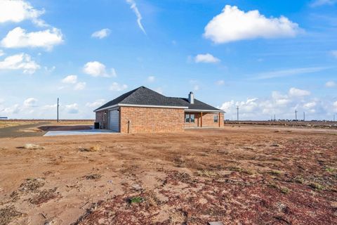 A home in Slaton