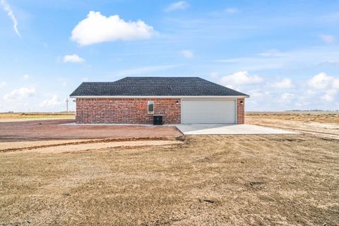 A home in Slaton