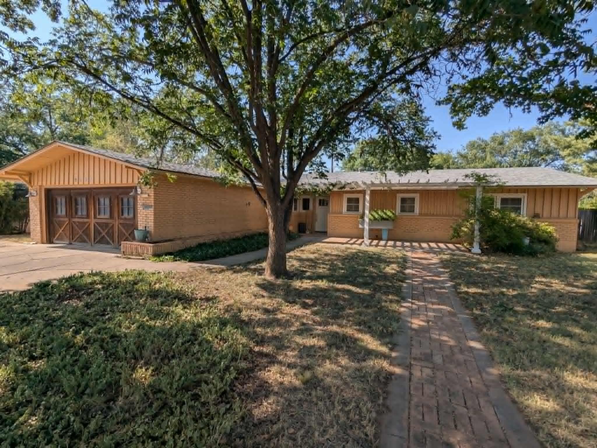 2506 55th Street - Photo 2