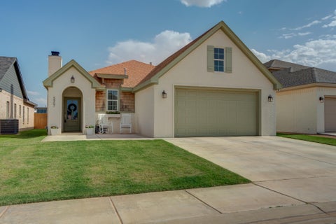 Photo of 5907 Grinnell Street, Lubbock, TX 79416 (MLS # 202611861)