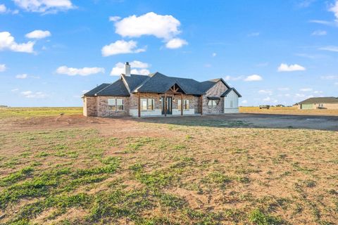 A home in Slaton