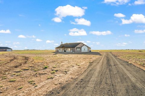 A home in Slaton