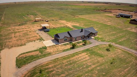 Photo of 10721 County Road 6000, Shallowater, TX 79363 (MLS # 202609126)